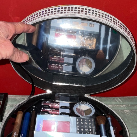 JoyBright Cosmetic Makeup Palette Set in Silver Case - Blue, Pink, Brown Shades - Picture 4 of 9